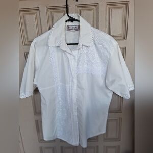 Starfire White Shirt SzL Short Sleeves No IronCrochet Detail Alternate